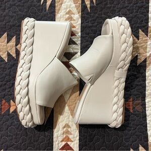 Dolce Vita Ivory Elene Wedge - Size 8.5